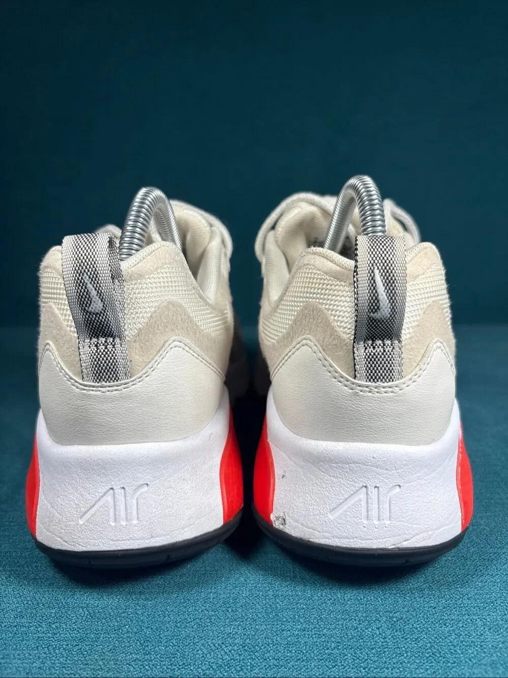 Nike Air Max 200 Summit White Bright Crimson Women's Size 9 Sneakers AT6175-100